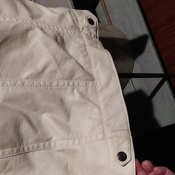 Jacket - Picture 8 of 9